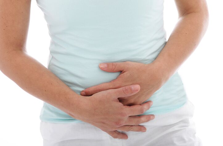 One of the signs of cystitis in a woman is persistent pain in the lower abdomen. 